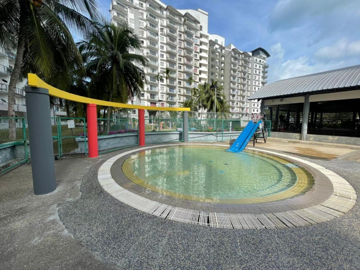 Fullhouse Marina View Villas Apartment Port Dickson Exterior photo