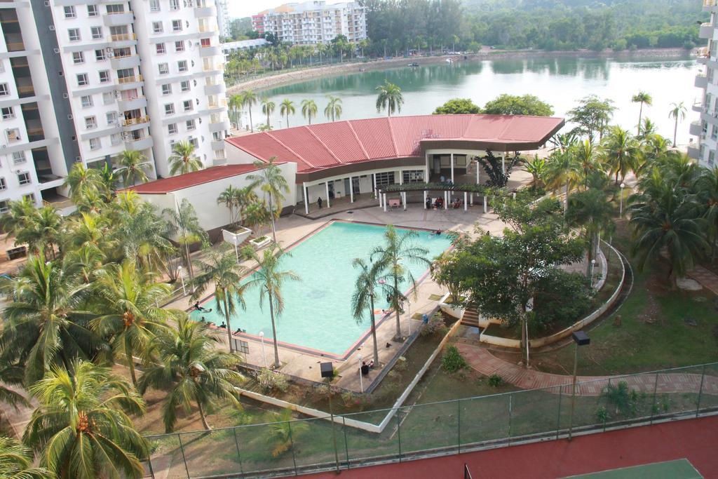 Fullhouse Marina View Villas Apartment Port Dickson Exterior photo